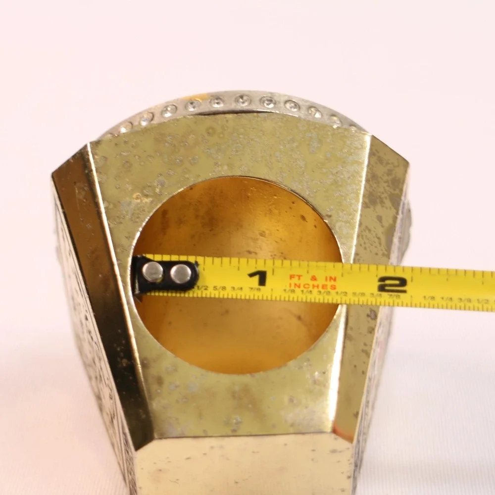 2010 Los Angeles Lakers NBA Championship Paperweight Ring Ticket Holder Prize